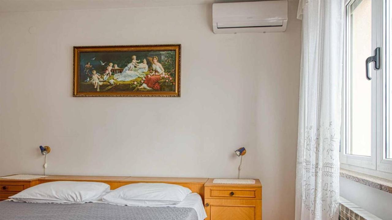 Room Mario 罗维尼 外观 照片